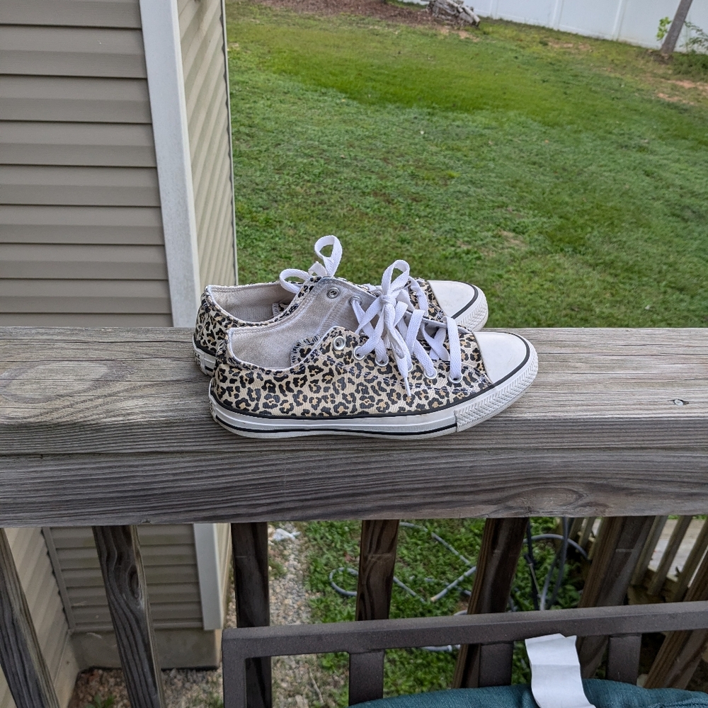 Women's Converse Leopard Print. Sz 8